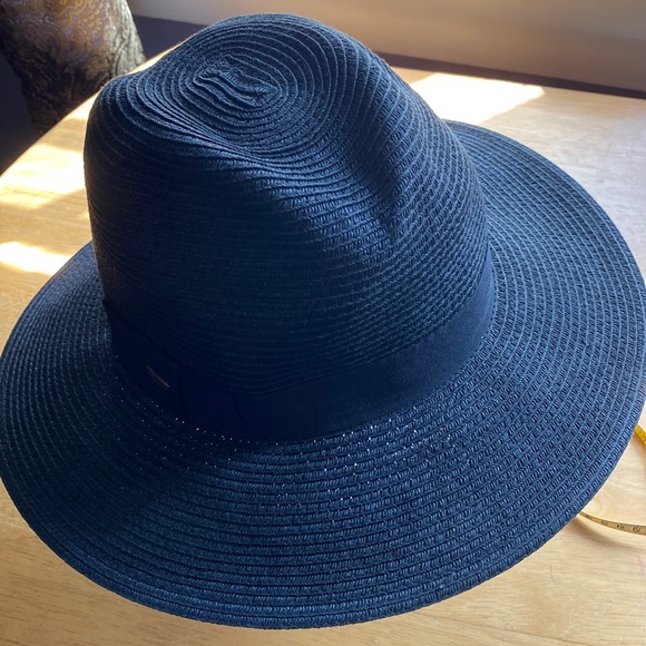 Scala summer hat with 3” trim in good condition - Picture 9 of 12